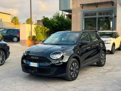 Usata Fiat 600 101 CV (74 kW) 2024 Nero SUV