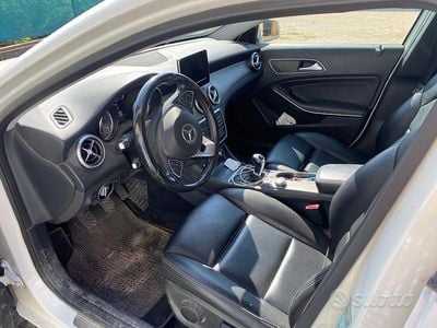 Usata Mercedes GLA180 109 CV (80 kW) 2017 Bianco SUV