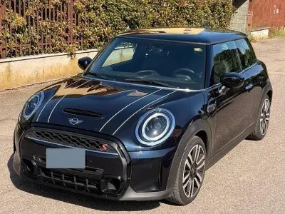 Usata Mini Cooper S 178 CV (130 kW) 2023 Nero Utilitaria