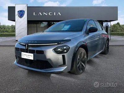 Usata Lancia Ypsilon 100 CV (73 kW) 2025 Grigio Utilitaria