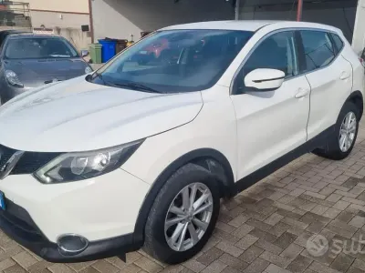 Usata Nissan Qashqai Visia 110 CV (80 kW) 2015 Bianco SUV
