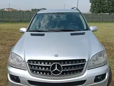 Usata Mercedes ML280 190 CV (139 kW) 2007 Grigio SUV