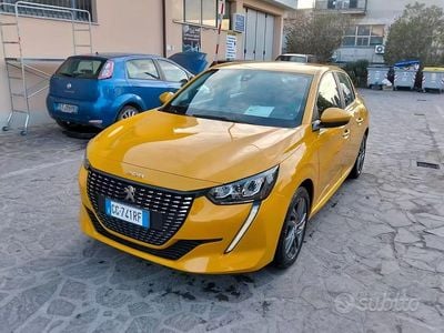 Usata Peugeot 208 Allure 75 CV (55 kW) 2021 Giallo Utilitaria