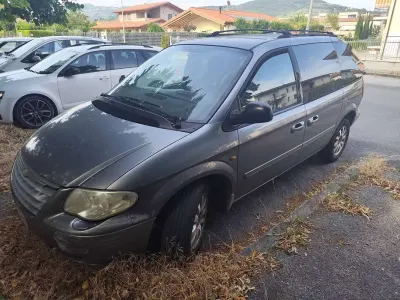 Usata Chrysler Voyager 143 CV (105 kW) 2007 Bronzo Monovolume