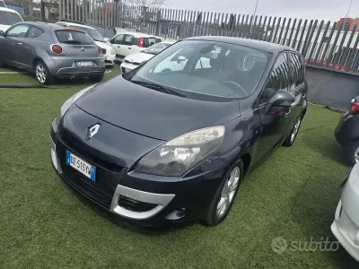 Usata Renault Scénic III 110 CV (80 kW) 2010 Nero Monovolume