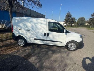 Usata Fiat Doblò Pop 120 CV (88 kW) 2017 Bianco Monovolume