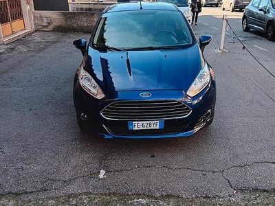 Usata Ford Fiesta Titanium 75 CV (55 kW) 2016 Blu Berlina