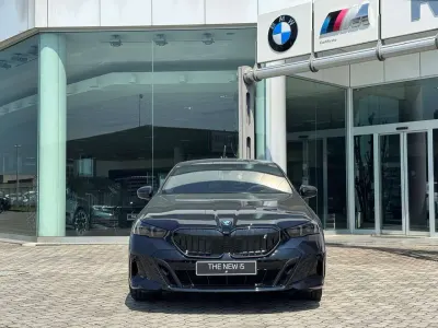 Nuova BMW i5 250 kW (340 CV) 2026 Carbon black met. Berlina