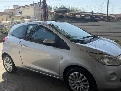 Usata Ford Ka 69 CV (50 kW) 2016 Grigio Berlina
