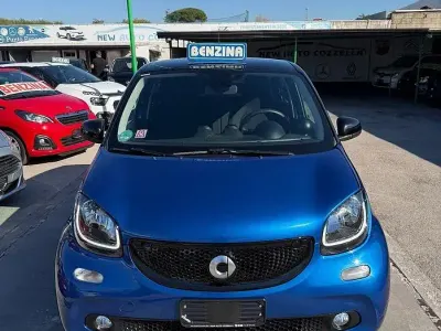 Begagnad Smart ForFour Passion 71 HK (52 kW) 2019 Blå Halvkombi