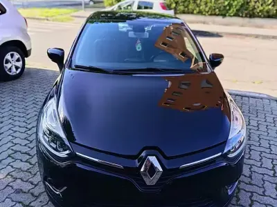 Begagnad Renault Clio IV Intens 90 HK (66 kW) 2016 Svart Sedan