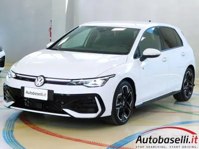 Usata VW Golf VIII R-line 150 CV (110 kW) 2025 Bianco Berlina