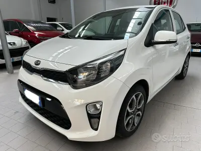 Usata Kia Picanto X-Line 67 CV (49 kW) 2019 Bianco Utilitaria