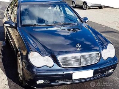 Usata Mercedes C180 129 CV (94 kW) 2001 Blu Berlina