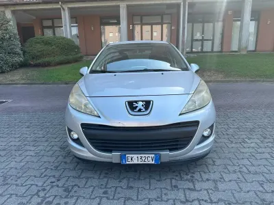 Usata Peugeot 207 112 CV (82 kW) 2011 Argento Berlina