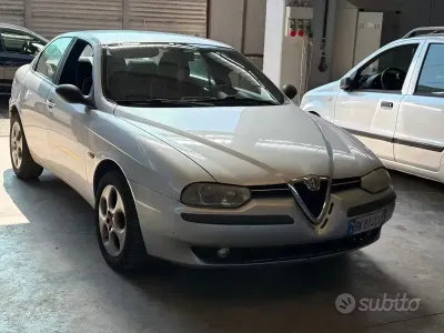 Usata Alfa Romeo 156 Progression 105 CV (77 kW) 2000 Grigio Berlina