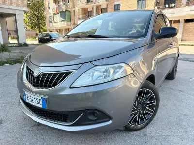 Usata Lancia Ypsilon 69 CV (50 kW) 2018 Grigio Utilitaria