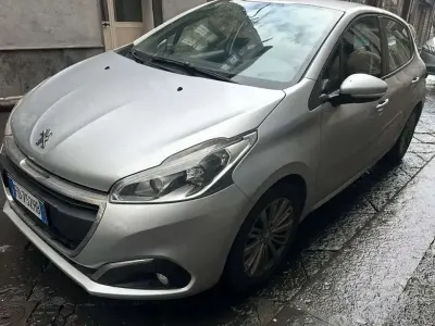 Usata Peugeot 208 Allure 99 CV (72 kW) 2017 Utilitaria