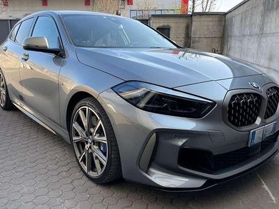Begagnad BMW M135 Comfort Edition 306 HK (225 kW) 2024 Grå Halvkombi