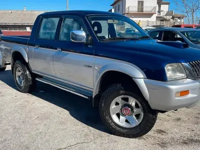 Usata Mitsubishi L200 115 CV (84 kW) 2002 Blu Pick-up