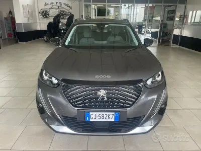Używany Peugeot 2008 Allure 102 KM (75 kW) 2022 Szary SUV