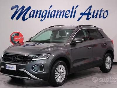 Usata VW T-Roc Life 115 CV (84 kW) 2023 Grigio SUV