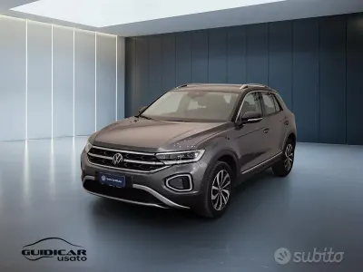 Usata VW T-Roc Style 110 CV (80 kW) 2023 Grigio SUV