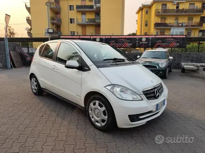 Usata Mercedes A160 82 CV (60 kW) 2012 Bianco Utilitaria