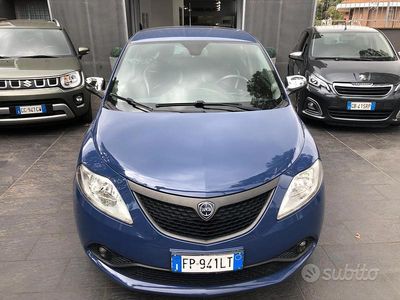 Usata Lancia Ypsilon 69 CV (50 kW) 2018 Blu/azzurro Utilitaria