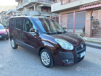 Usata Fiat Doblò Emotion 105 CV (77 kW) 2011 Marrone Monovolume