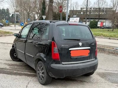 Usata Lancia Musa 95 CV (69 kW) 2004 Nero Monovolume