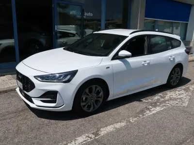 Usata Ford Focus ST-Line 125 CV (91 kW) 2025 Bianco Station wagon