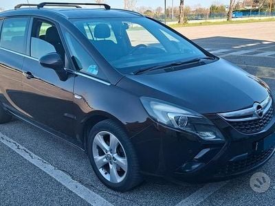 Usata Opel Zafira 150 CV (110 kW) 2012 Marrone Monovolume
