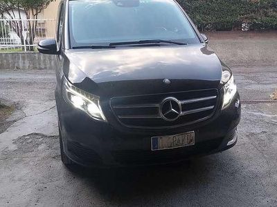 Mercedes V220