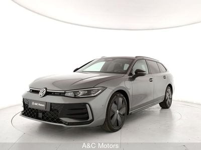Nuova VW Passat R-line 272 CV (200 kW) 2025 Grigio Station wagon