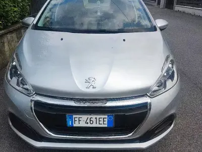 Usata Peugeot 208 2016 Grigio Utilitaria
