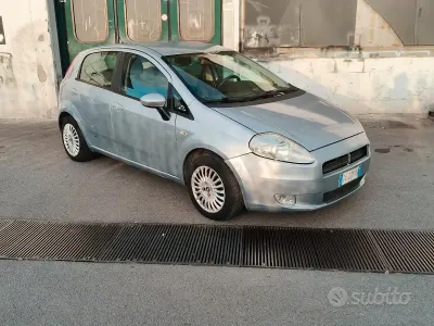 Usata Fiat Grande Punto 75 CV (55 kW) 2006 Blu Utilitaria