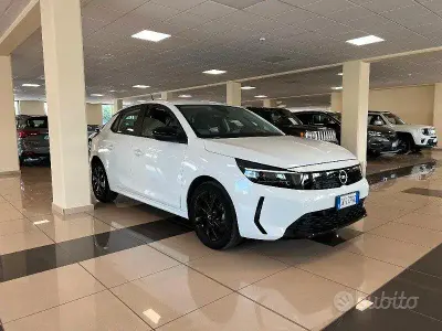Usata Opel Corsa 75 CV (55 kW) 2024 Bianco Utilitaria
