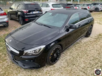 Usata Mercedes CLA220 Shooting Brake 178 CV (130 kW) 2017 Nero Station wagon