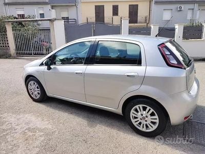 Usata Fiat Grande Punto 85 CV (62 kW) 2014 Grigio Utilitaria