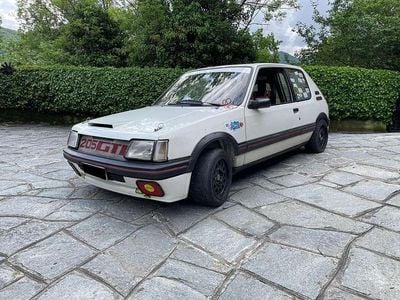 Bianco Usata 1988 Peugeot 205 GTi Coupé | 7000 €