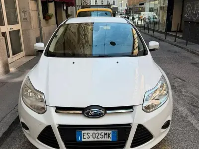 Usata Ford Focus 95 CV (69 kW) 2013 Bianco Berlina
