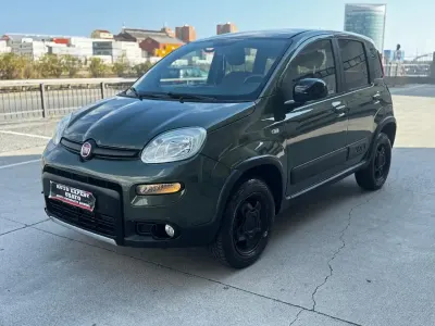Usata Fiat Panda 4x4 S 95 CV (69 kW) 2017 Verde Utilitaria