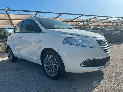 Usata Lancia Ypsilon 77 CV (56 kW) 2013 Bianco Utilitaria