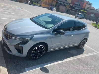 Usata Renault Clio V 100 CV (73 kW) 2023 Grigio Utilitaria