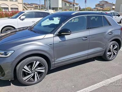 Usata VW T-Roc R-line 116 CV (85 kW) 2023 Grigio SUV