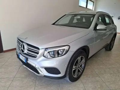 Usata Mercedes GLC250 204 CV (150 kW) 2018 Argento SUV