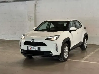Usata Toyota Yaris Cross Business Edition 92 CV (67 kW) 2022 Bianco pastello SUV