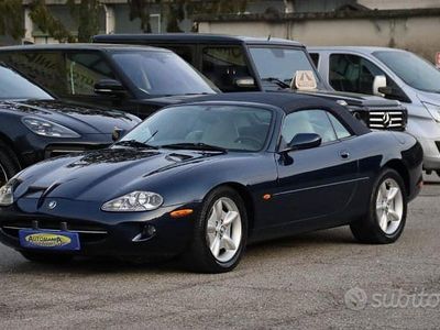 Usata Jaguar XK8 284 CV (208 kW) 1998 Blu Cabrio