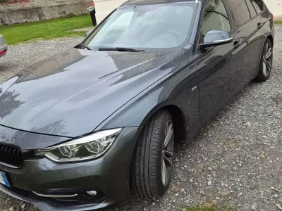 Usata BMW 320 Luxury Line 190 CV (139 kW) 2016 Grigio Station wagon
